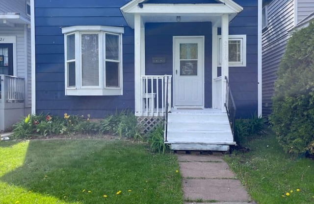 Summer Fun in Duluth or Superior! 3bd 1bath. Dog friendly