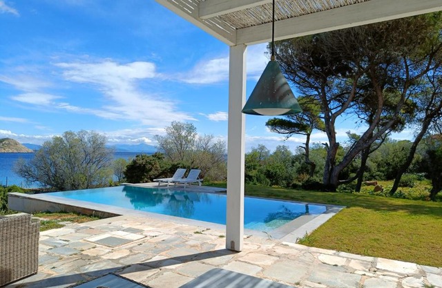 Summer Villa in Porto Rafti