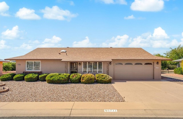 Sun City Retreat w/Patio, Grill & Backyard