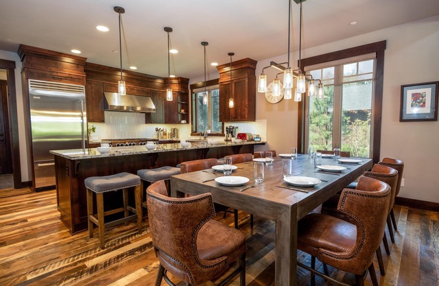 Suncadia 5 Bdrm Custom Home Overlooking Hole 17
