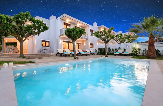 Holiday Tavronitis Persons Bedrooms 