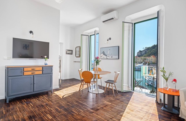 Sunlight Properties - Capitaine 54 - 1 Bed rental apartment, balcony, port view