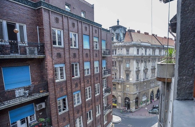 ❤️ SUNLIT APT, 2 sep Bedrs near Synagogue, AC+WIFI