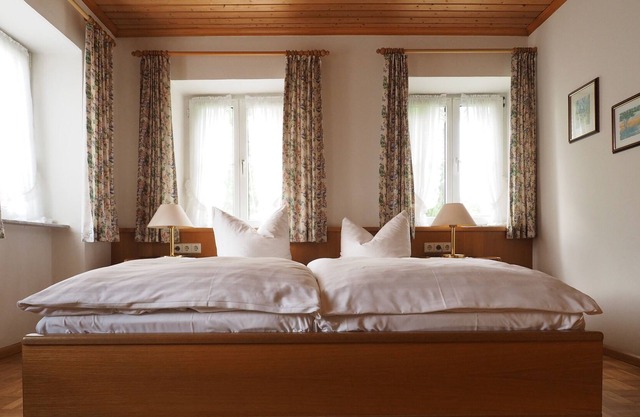 Sunny 2-room apartment with garden (2 pers.+ Dog) Black Forest Card & ski pass free