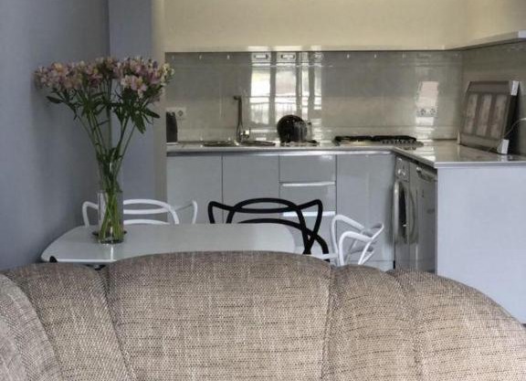 Sunny Apartment Ortachala