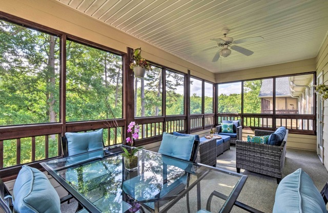 Sunny Clayton Condo on Kingwood Golf Course!