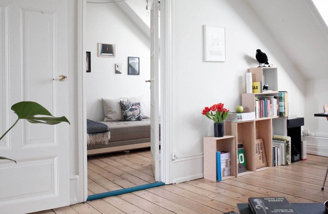 Sunny Penthouse with Private Balcony