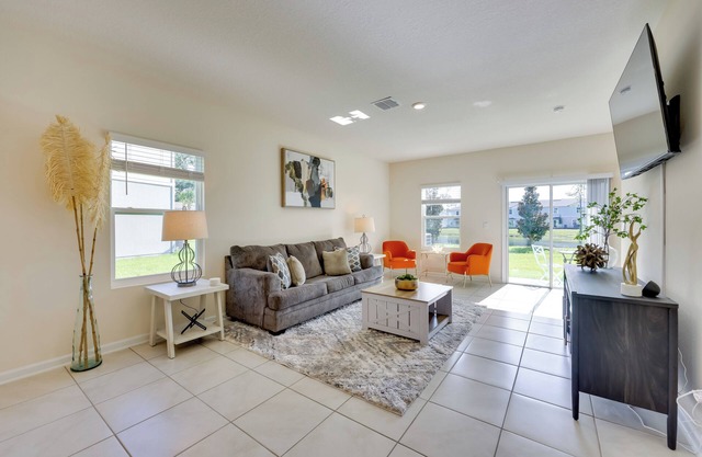 Sunny St Augustine Getaway w/Patio & Pool Access