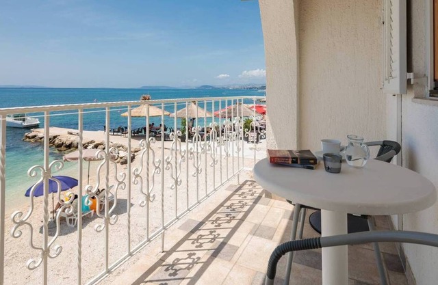 Sunrise Beach Apartment