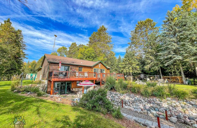 Sunrise Pines Lakeside Escape, Butternut Lake Adventure with Hot Tub