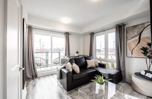 *Sunrise x Falls* An Immaculate Stacked Town + Parking