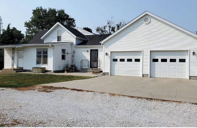 Sunset View beautiful quiet country 2-bedroom