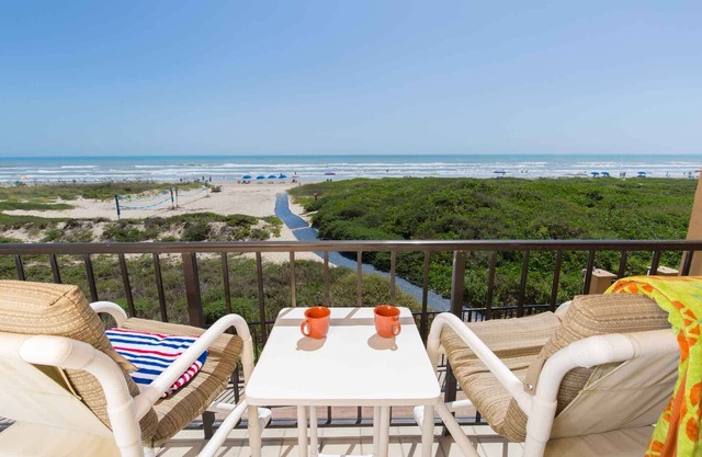 Suntide II 206 - Condo w/Private Balcony, Beachfront Pool & Spa, Sun Deck, Sand Volleyball, Tennis Court