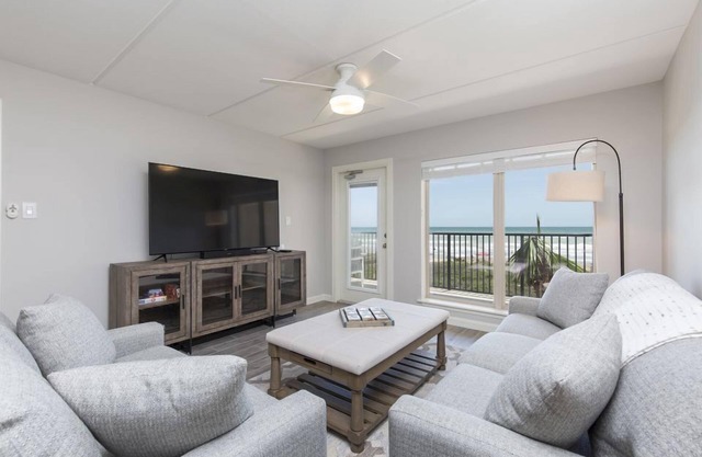 Suntide II 302 - What A View to Wake Up To, Pool, Hot Tub and Beach Activities Galore