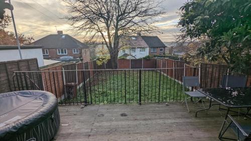 Super 7Bed House - Hot Tub - Large Gathering Meets