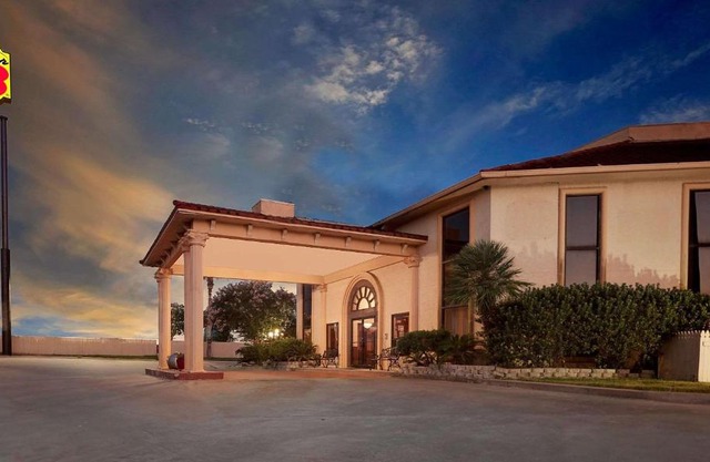 Super 8 by Wyndham Corpus Christi Northwest