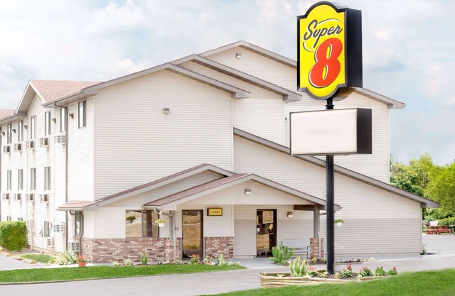 Super 8 by Wyndham Kent/Akron Area