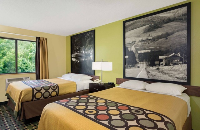 Super 8 by Wyndham Marietta