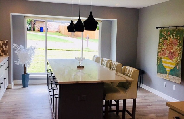 Super close to campus and Lloyd Noble Center. Clean home with updated kitchen.