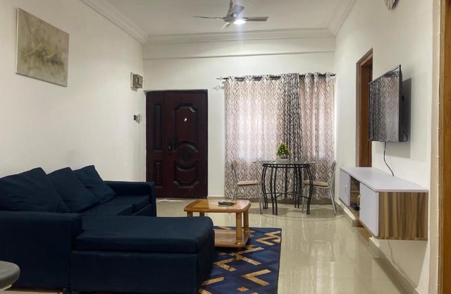Super Cozy and simple 2BR APT 5 mins from westhills mall