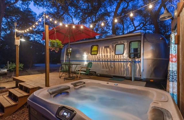 Super Cute Retro Airstream
