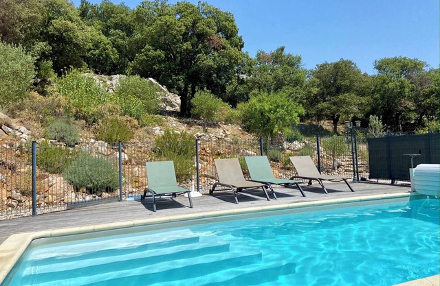 Superb VILLA, swimming pool, air-conditioned, MAGNIFICENT VIEWS, cathar country