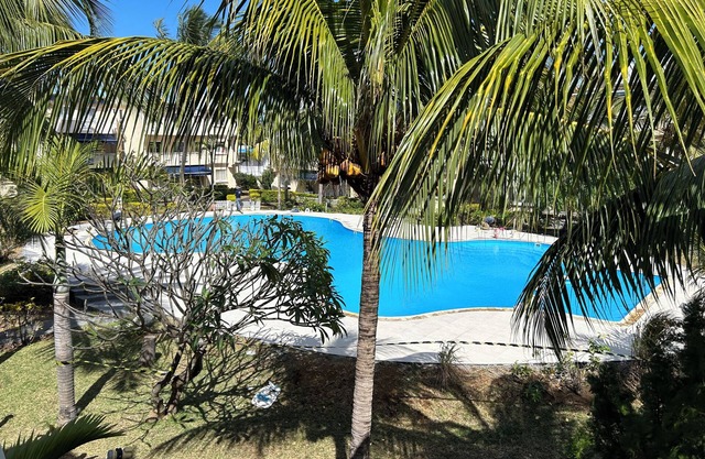 Superb apartment-300m from beach (Rate incl. free WiFi, maid service, parking.)