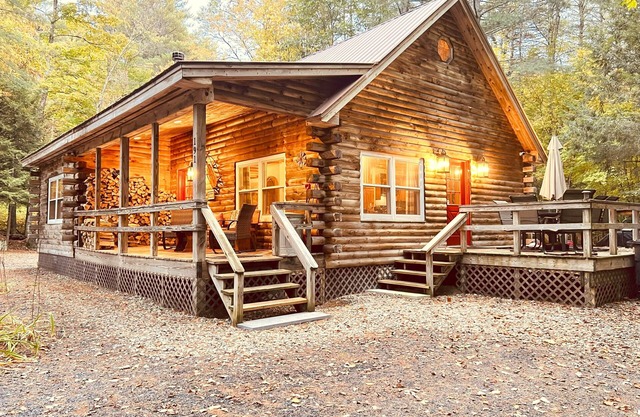 Superb Nature Lodge 5 Minutes to Gore Mountain with Hot Tub, Firepit & Fireplace