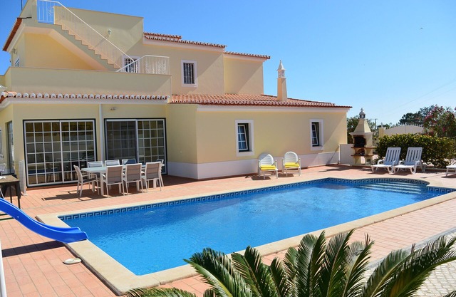 Superb quiet villa with panoramic views of the ocean and the countryside