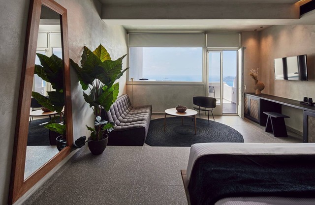 Superb Santorini Villa | Villa Toraido | 1 Bedroom Suite | Outdoor Hot Tub