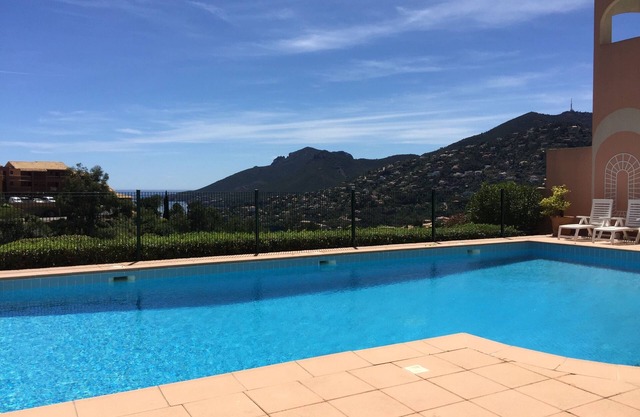 Superb sea view * calm * swimming pool * wifi * parking * clean * 2xTelé .