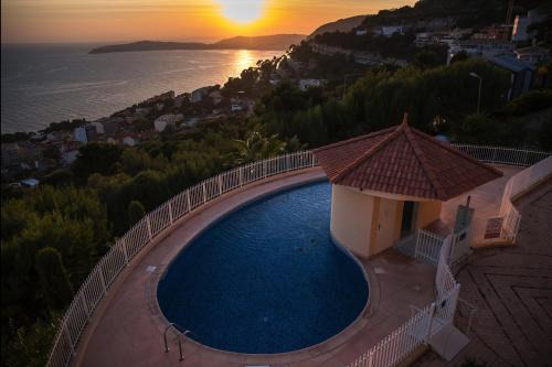 Superb Studio with incredible view and pool