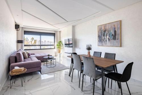 Superb & Sunny 2BR & 2BA apt. w/Seaview, Malabata