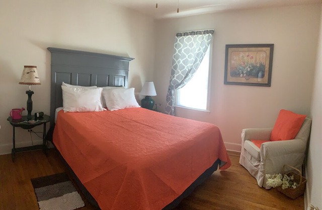 Superior Street Vacation Rental Apartment 1