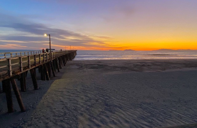 Surfside Zen.Steps from the Beach!