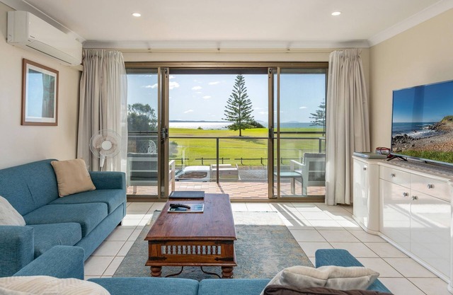 Surfspray 3 - Pebbly Beach