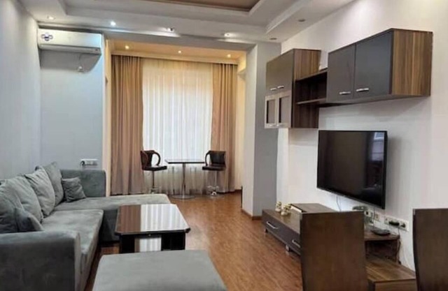 Sweet Home 1-bedroom apartment on Northern ave