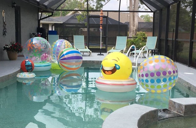 Sweet Home, Nice Pool, Close to Everything