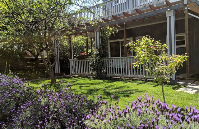 Sweet one level house in the Heart of Alberta Arts