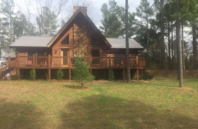 Swiftwater - Secluded Log Cabin