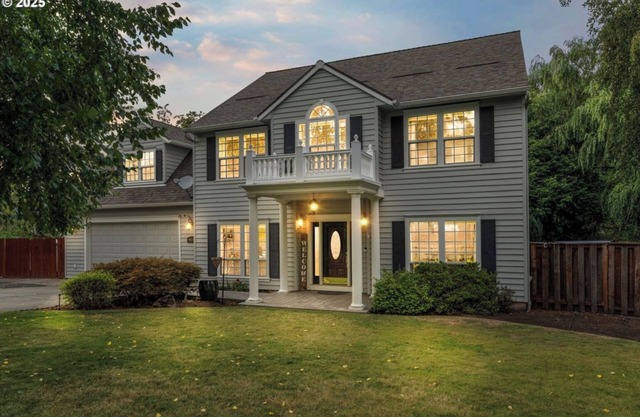 Swim Spa + Hot Tub, Private backyard, 6 Bedrooms