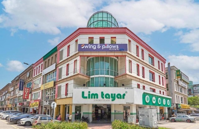 Swing and Pillows at PJ KD