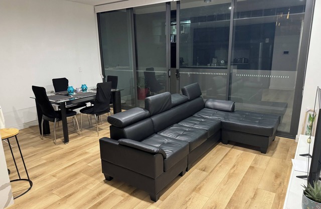 Sydney"Modern 2-Bedroom Apartment near Airport & Beach – Rockdale train NSW