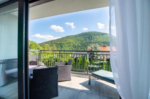 Szczyrkowskie Ski Z Widokiem Na Góry 