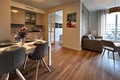 T2 balcon 3 mn à pied métro8 et T3