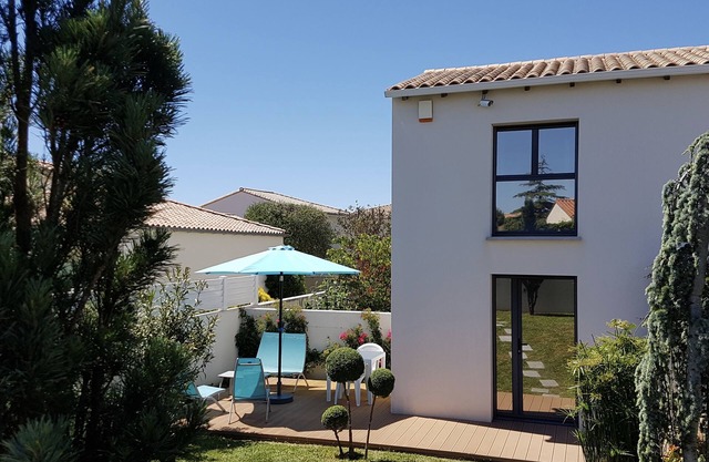 T2 Duplex * cosy and bright 26 m2, with a small sea view at 400 m, for 2