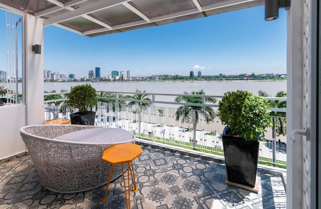 TAO Riverside Residence