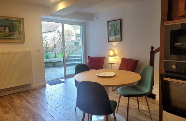 Tardets Centre Apartment with garden