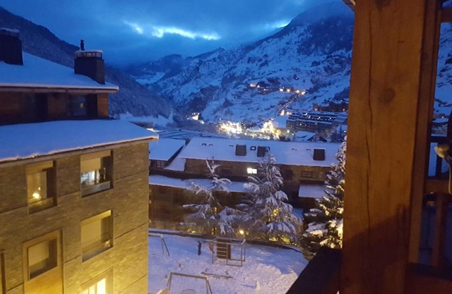 Tarter Cozy studios by Renttarter Sans Espais