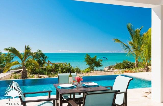 TC Villas -Miami Vice Two - Luxe Waterfront with Kayaks & Views